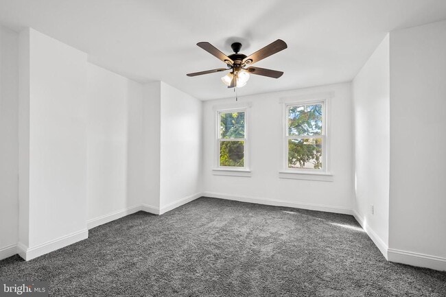 Building Photo - 1605 Darley Ave