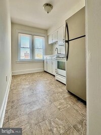 Building Photo - 228 N Orange St