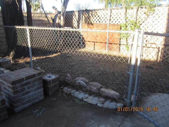 Building Photo - Immaculate 3 Bedroom With New Paint and Upgrades Throughout!