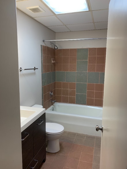 Building Photo - 57 W Vine St