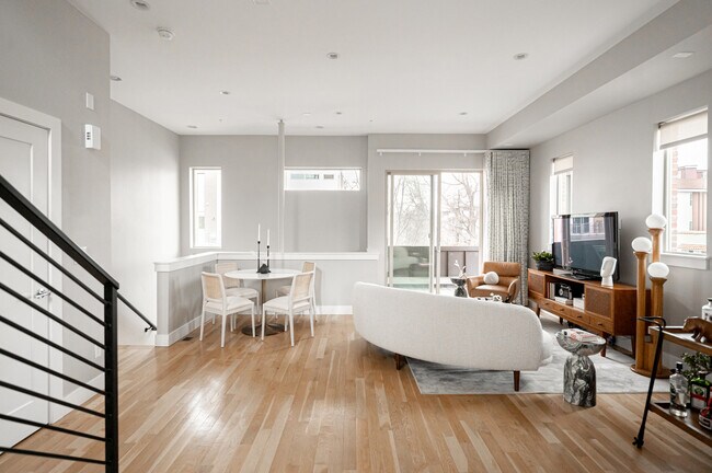 Building Photo - 2901 W 24th Ave