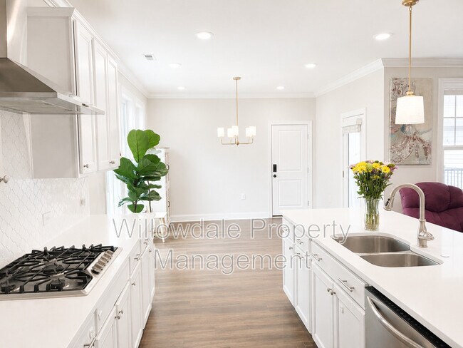 Building Photo - 208 Daisy Grove Ln