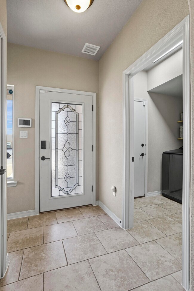 Building Photo - 3873 Loma Cortez Dr