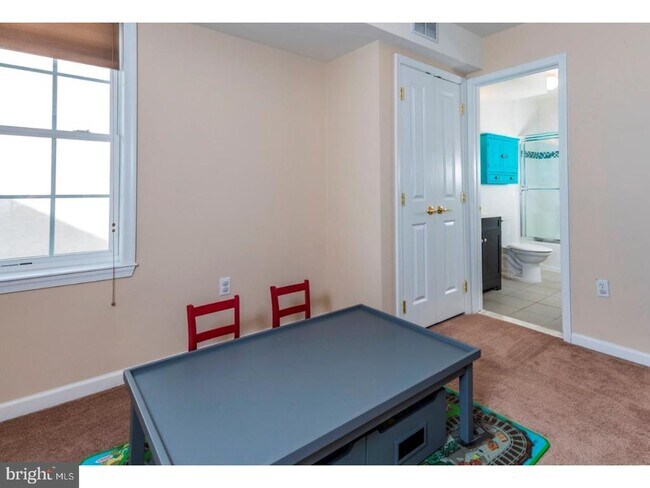 Building Photo - 116 Leigh Ave