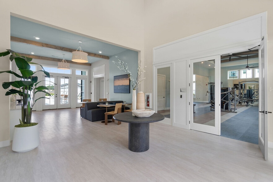 Building Photo - The Bowline