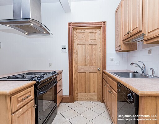 Building Photo - 97 Myrtle St