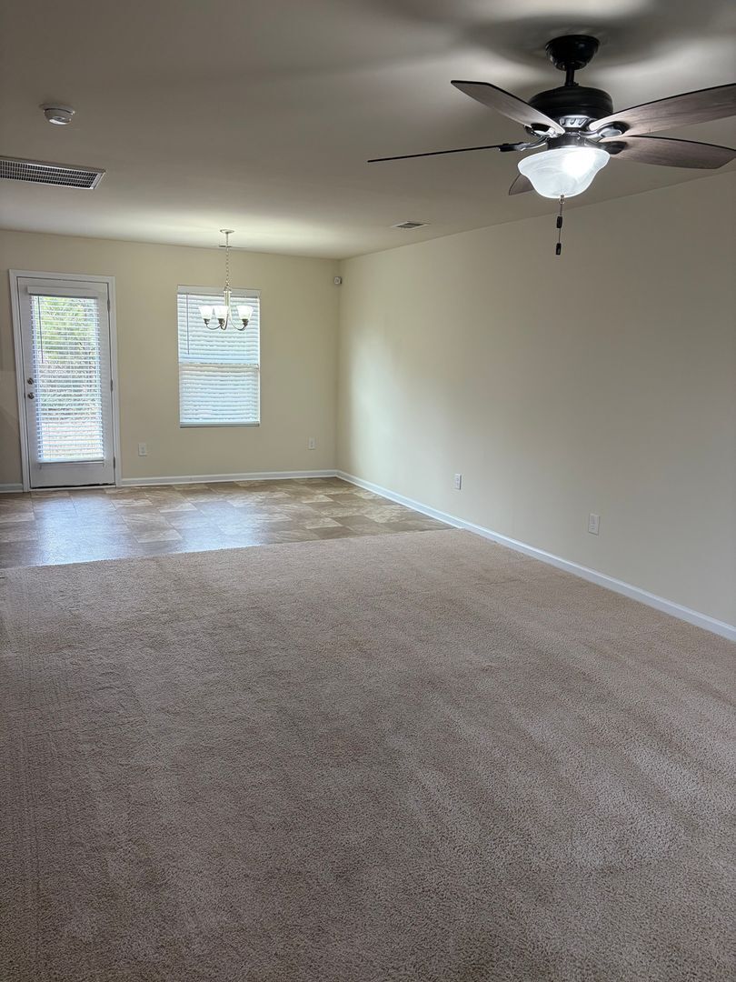 Building Photo - 26 Jones Creek Cir