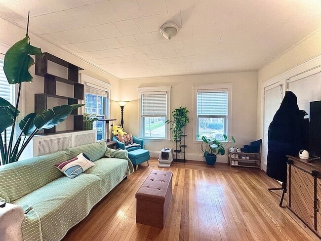 Building Photo - 2 Mapleton St