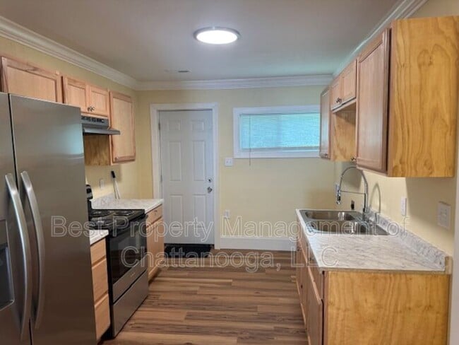 Building Photo - 5281 Usher Dr