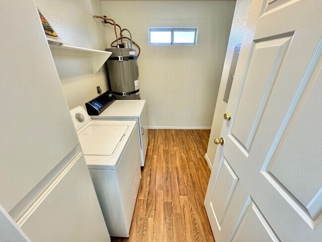 Building Photo - BRIGHT 2-BED CONDO LOCATED CENTRAL LAS VEGAS CONDO