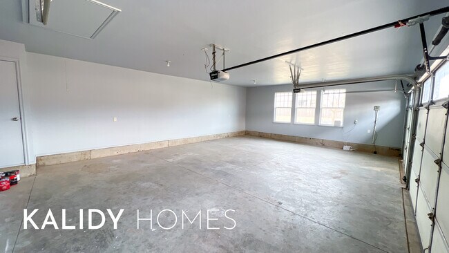 Building Photo - 13504 Rock Canyon Rd
