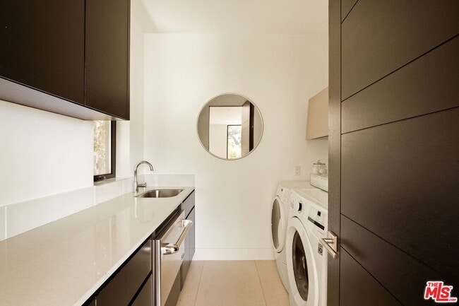 Building Photo - 1516 Forest Knoll Dr