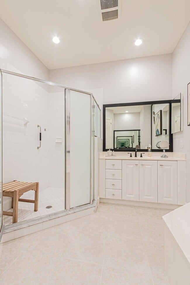 Building Photo - Seasonal Fully Furnished Luxury Home in Fiddler's Creek - AVAIL NOW