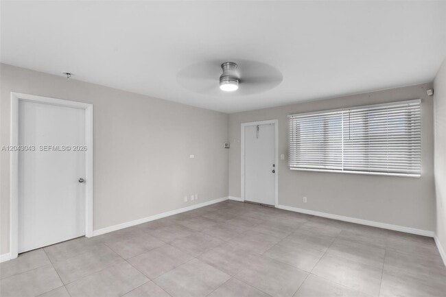 Building Photo - 2175 NE 56th St