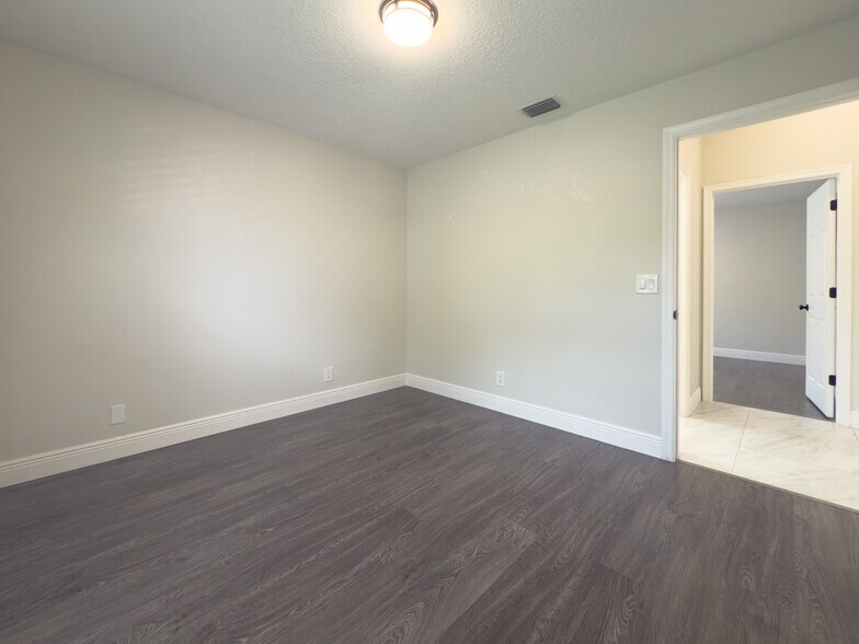 Building Photo - 12204 Sunset Point Cir