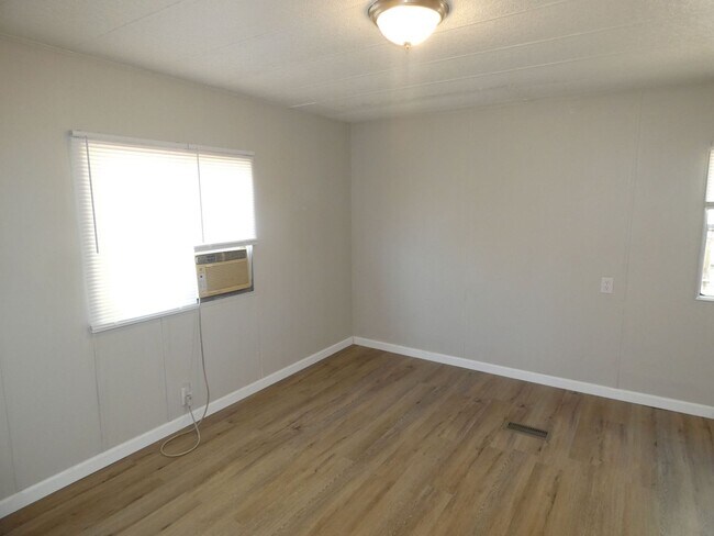 Building Photo - 2858 W Carnauba St
