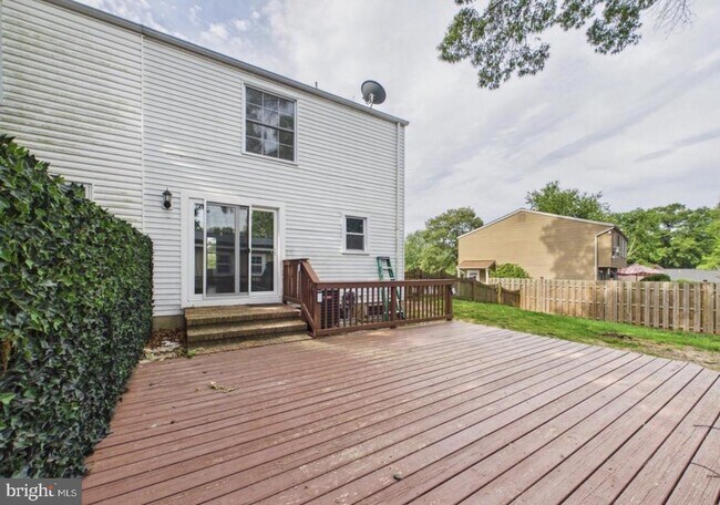 Building Photo - 1358 Raleigh Dr