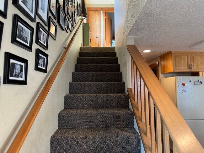 Building Photo - Beach House, Fully Furnished, Short Term J...