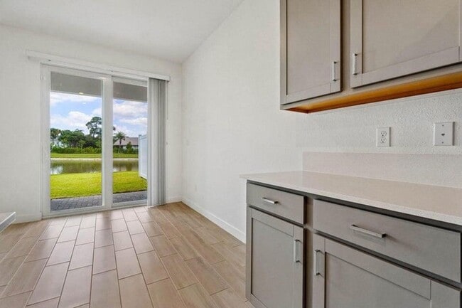 Building Photo - 4159 Lagoon Shore Dr