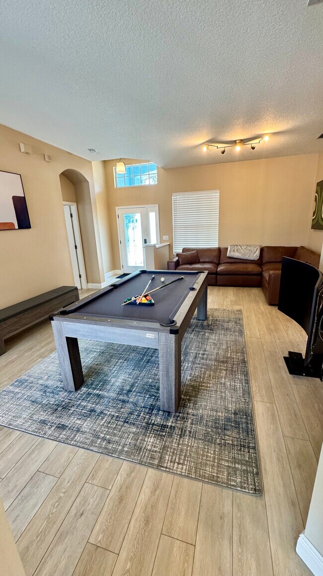 Building Photo - 480 Bridle Path Way