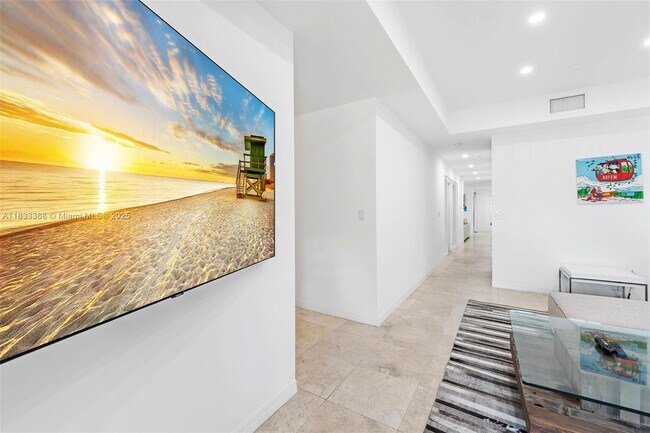 Building Photo - 1415 Sunset Harbour Dr