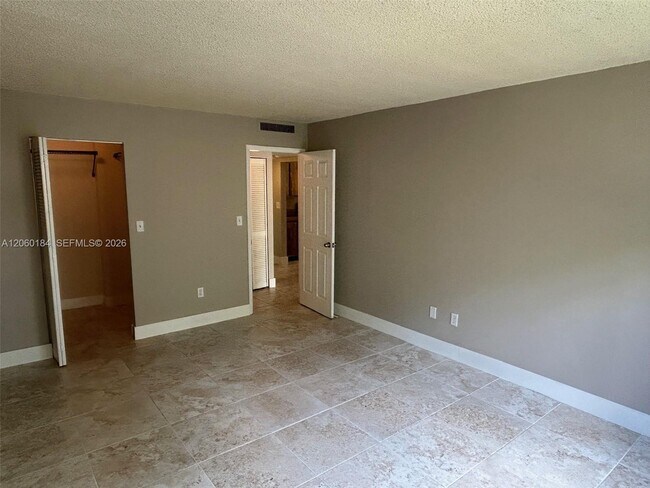 Building Photo - 9301 SW 92nd Ave