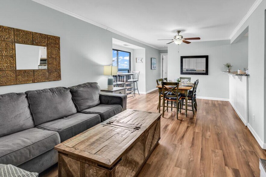 Building Photo - 202 75th Ave N