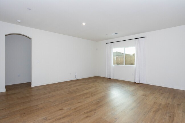 Building Photo - 911 Hartlepool Ave