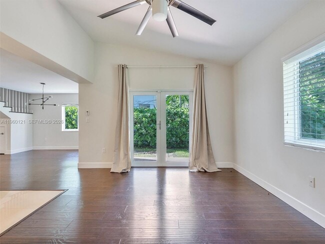 Building Photo - 5517 Sardinia St