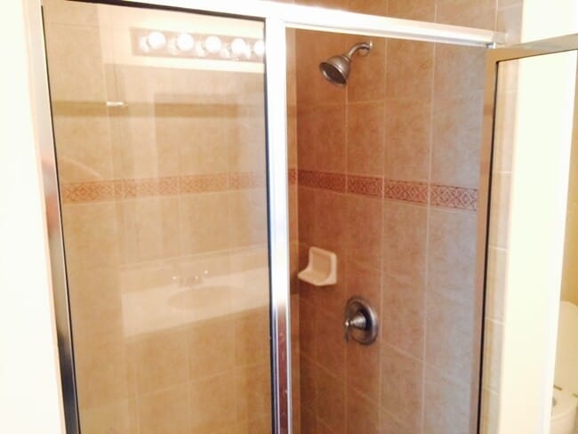 Building Photo - Luxurious 3 bed 2 bath condo with Great View in Toscana!!!