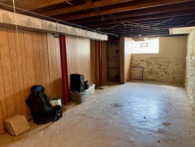 Building Photo - 4645 Wilcox Ave