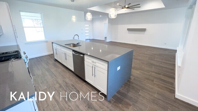 Building Photo - 17636 Salma Rd