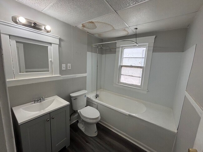 Building Photo - 1750 Alcoy Rd