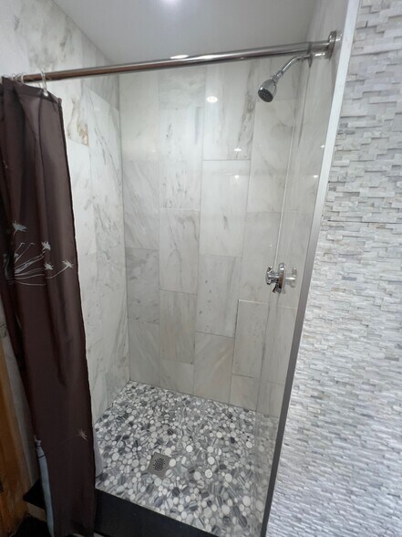 Building Photo - 152 Winchester St