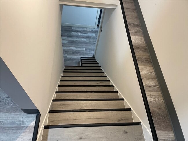 Building Photo - 50 Schubert St