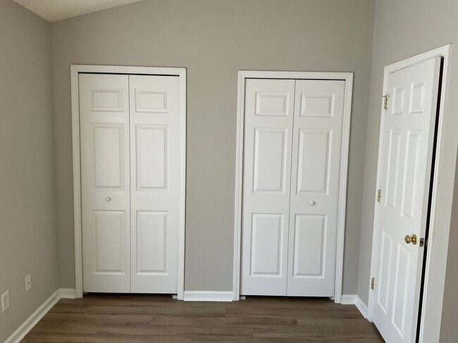 Building Photo - Townhome with 2 Bedrooms, 2.5 Baths