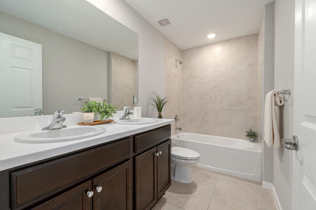 Building Photo - 3197 SW Armucher St