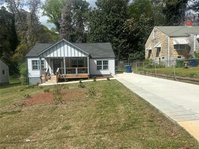 Building Photo - 1841 Bayberry Dr SW