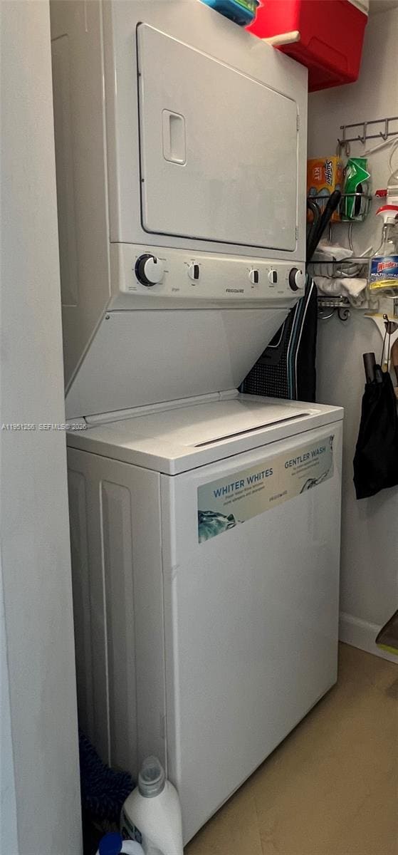 Building Photo - 16699 Collins Ave