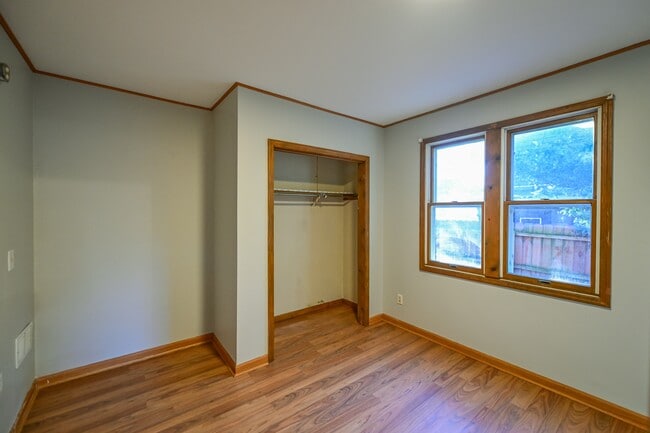 Building Photo - 29 N Shafer St