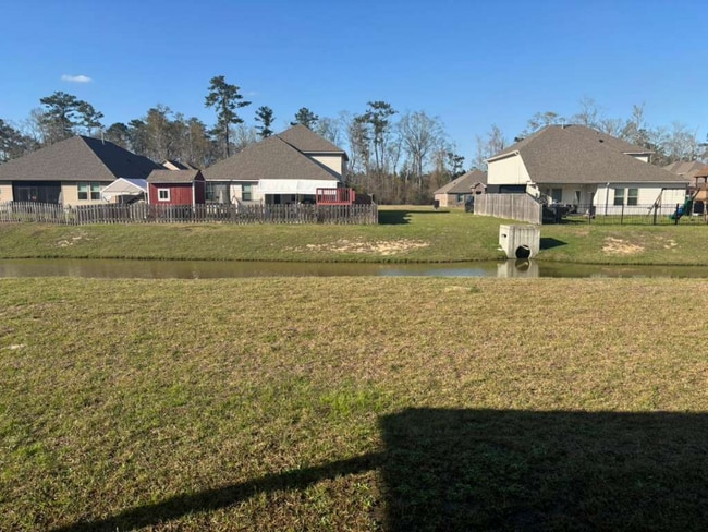 Building Photo - 24359 Dawson Ct