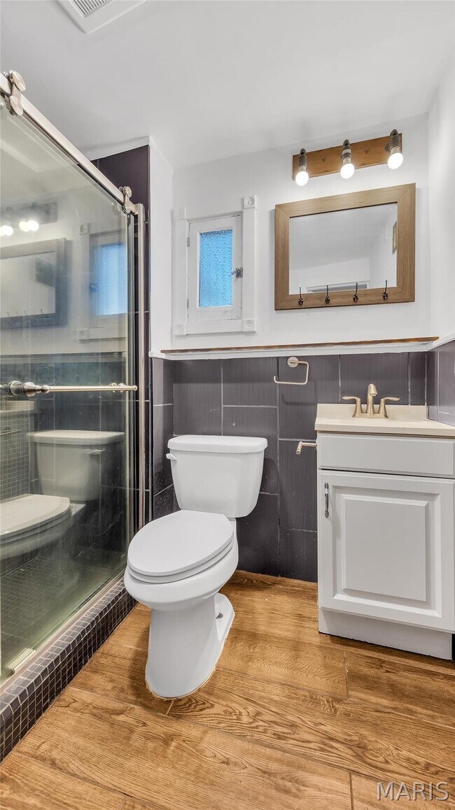 Building Photo - 6622 Crest Ave