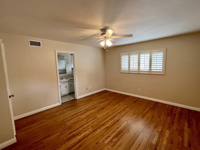 Building Photo - 9686 Wayfarer Dr