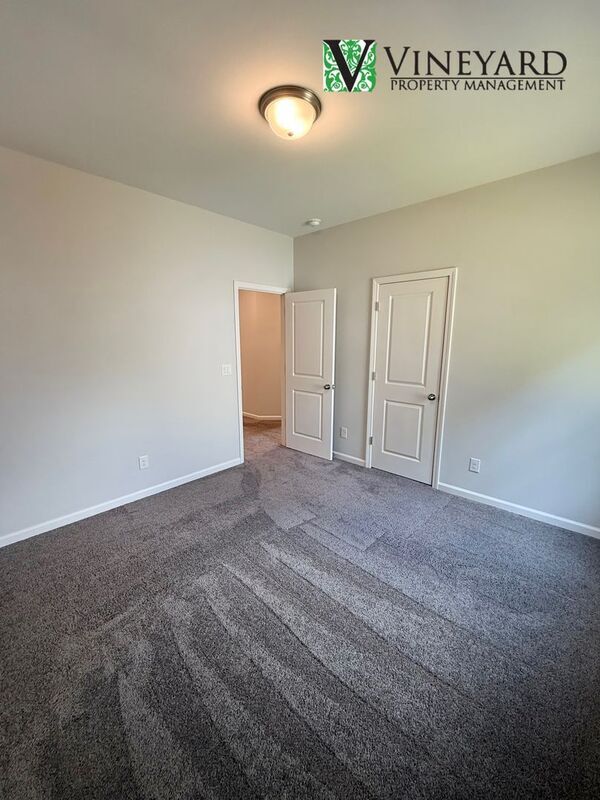 Building Photo - 265 Birchwood Row