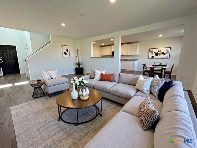 Building Photo - 945 Heartseed Ave