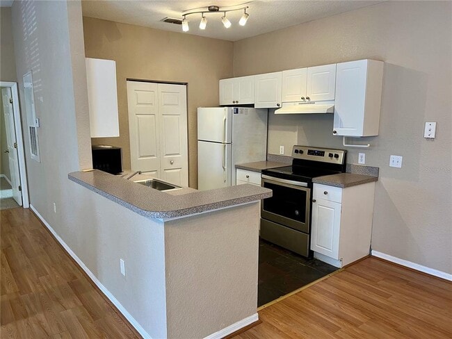 Building Photo - 835 Grand Regency Pointe