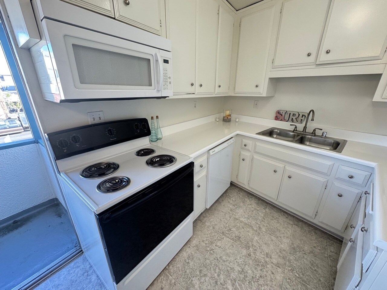 Building Photo - 5858 S Pacific Coast Hwy