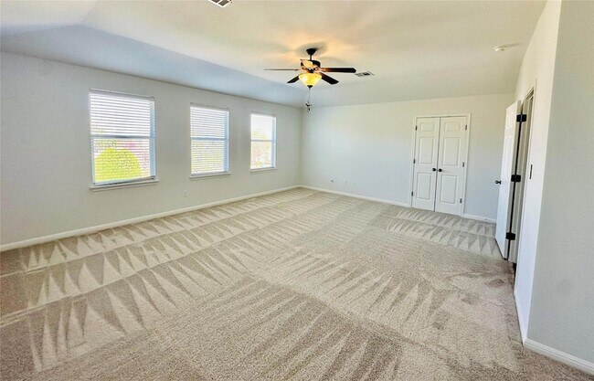 Building Photo - 2800 Canyon Valley Run