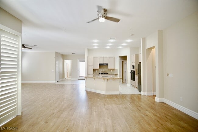 Building Photo - 66 Sunset Bay St