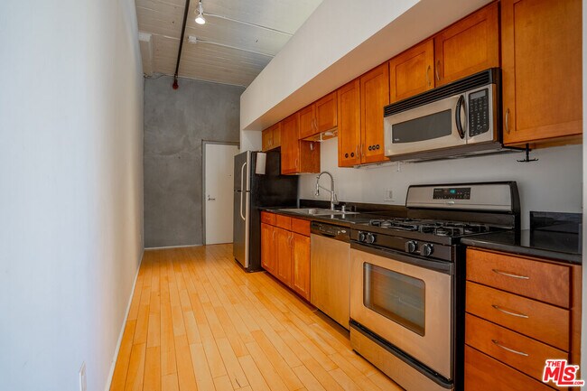 Building Photo - 420 San Pedro St